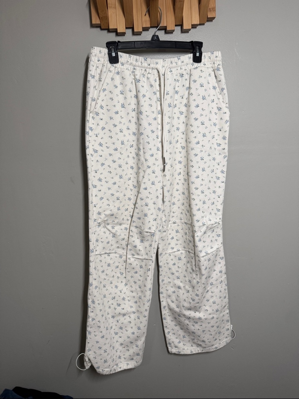 Very J Cream Drawstring Floral Joggers